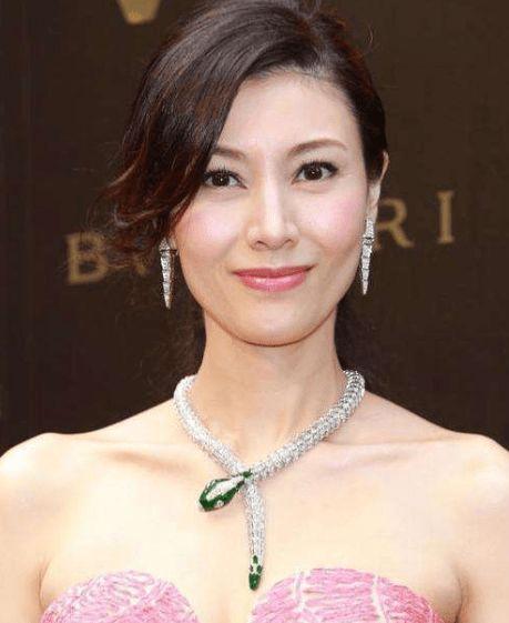 辣妹李嘉欣爆料视频,揭秘娱乐圈不为人知的秘密