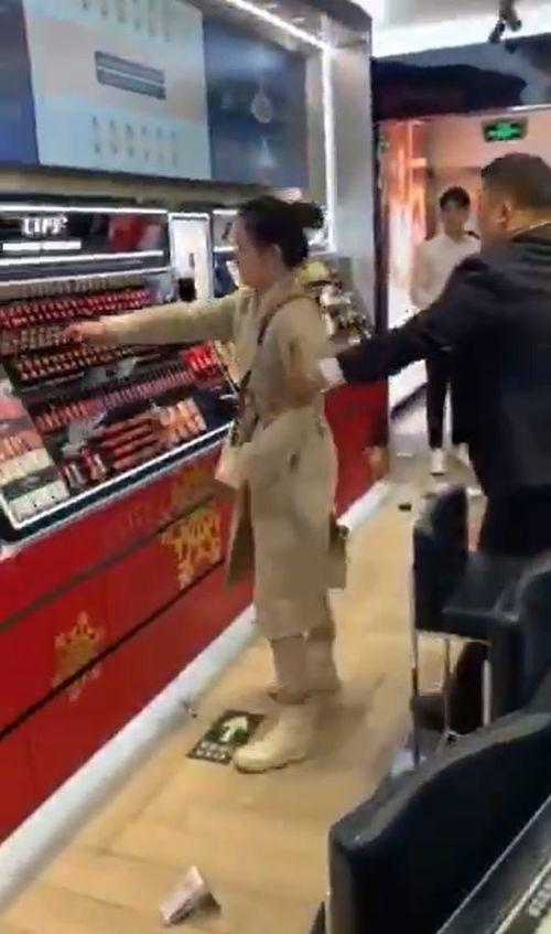 金店柜姐爆料视频,揭秘珠宝行业背后的惊人内幕  第2张