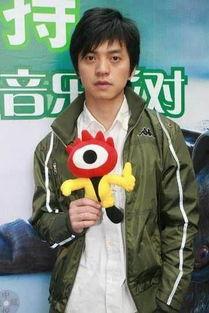 李健老婆爆料新闻视频,温馨视频引网友热议  第3张