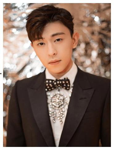 娱乐圈爆料客邓伦,娱乐圈爆料客背后的故事  第3张 娱乐圈爆料客邓伦,娱乐圈爆料客背后的故事  第3张