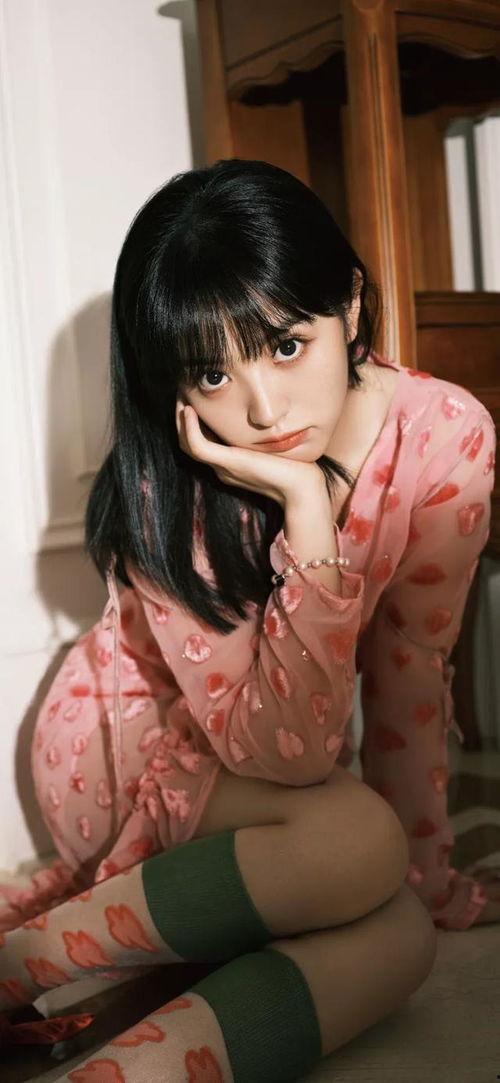 田曦薇早期爆料图片视频,揭秘青春校园的青涩时光  第2张